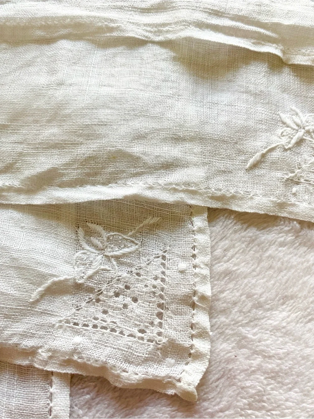 White Linen Embroidered Napkin set of four Vintage